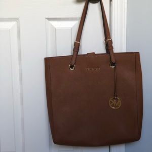 Michael Kors Jet Set Travel Tote